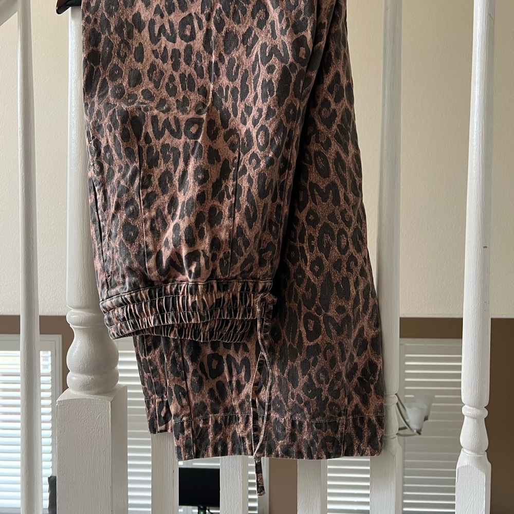 Damson Madder Rafe Pant - TikTok Viral Leopard Wide-Leg Pants – New & Trendy!